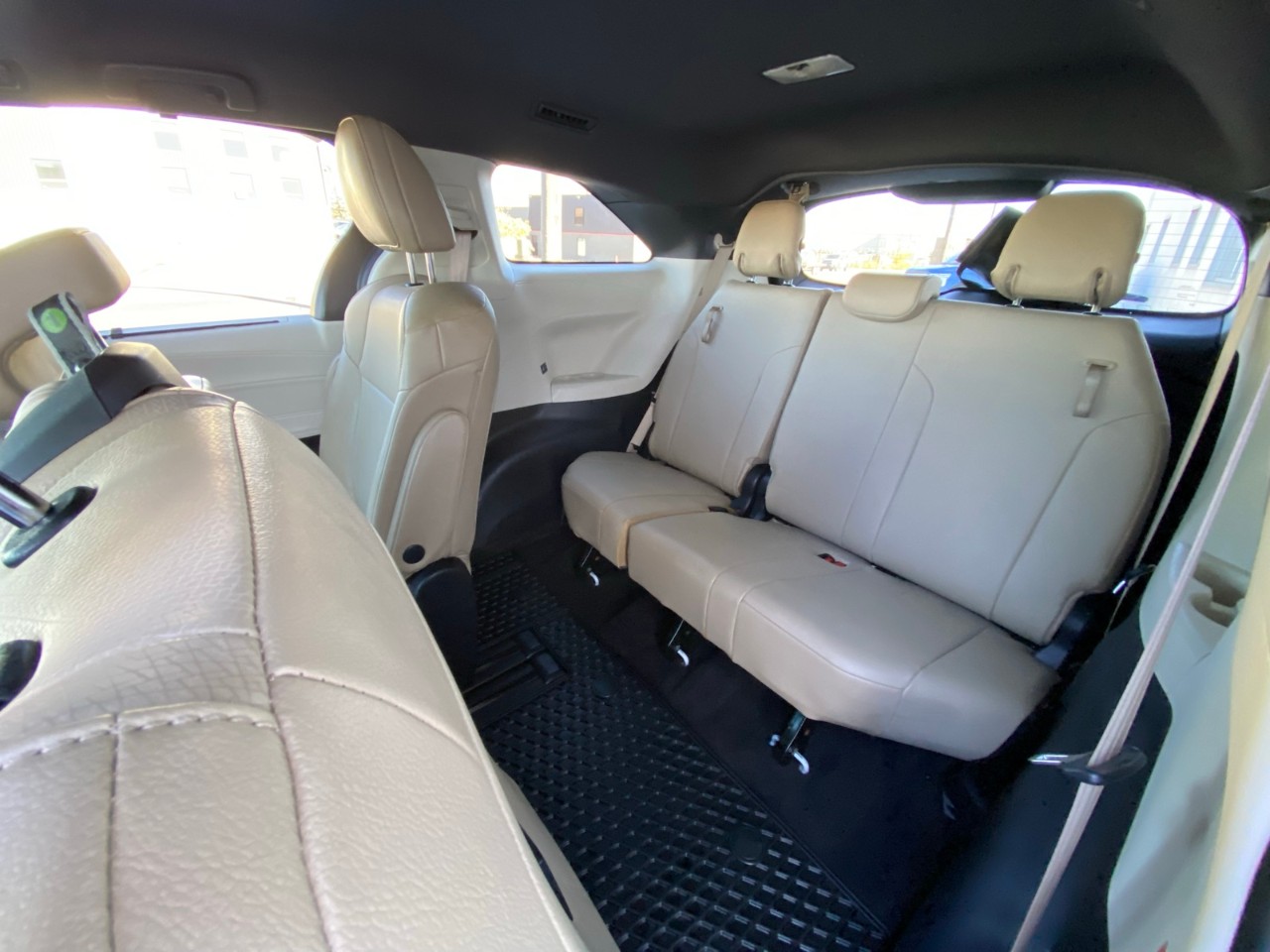 2021 Toyota Sienna XLE XLE  Hybrid 8- PASSENGER / LEATHER / SUNROOF /  BACKUP CAM - Image 7