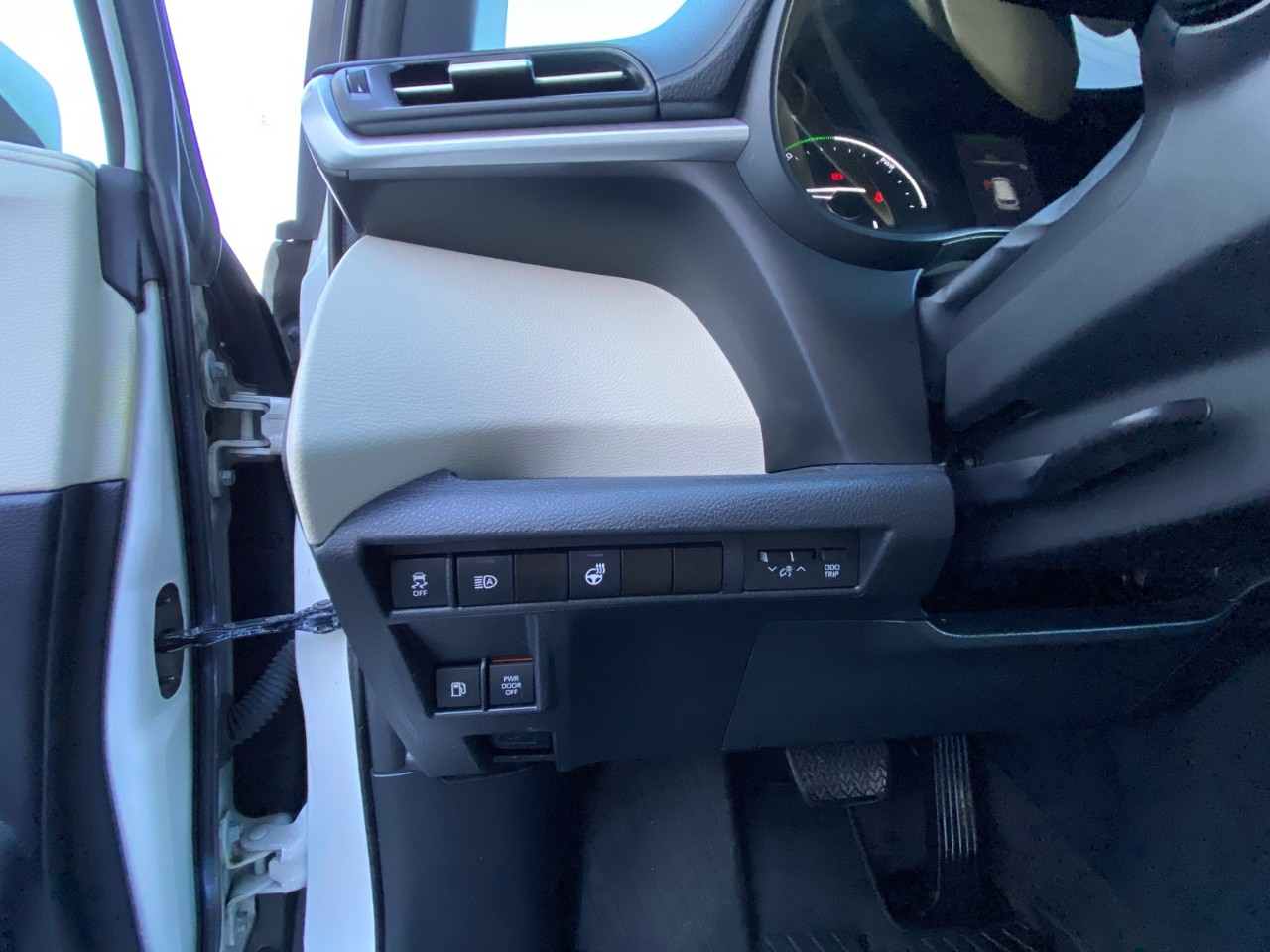 2021 Toyota Sienna XLE XLE  Hybrid 8- PASSENGER / LEATHER / SUNROOF /  BACKUP CAM - Image 9