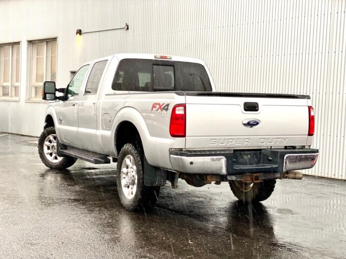 2016 Ford Super Duty F-350 SRW Lariat 4WD Crew Cab 6-3/4 Ft Box Lariat - Image 3