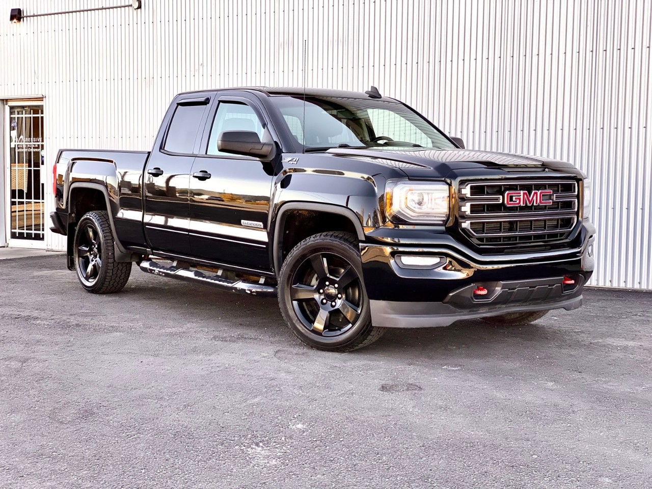 USED 2017 GMC Sierra 1500 SLE 4WD Double Cab Standard Box SLE Calgary AB T2G 4P2