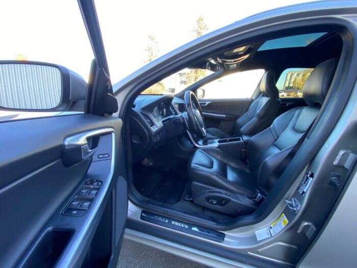 2015 Volvo XC60 T6 Platinum 2015.5 AWD 5dr T6 Platinum - Image 7