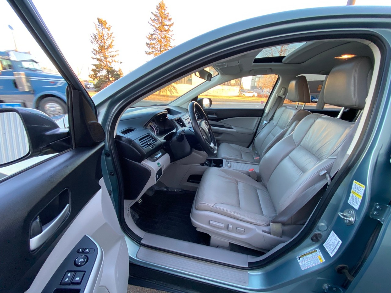 2012 Honda CR-V EX-L 4WD EX-L / LEATHER / BACKUP CAMERA / SUNROOF - Image 7