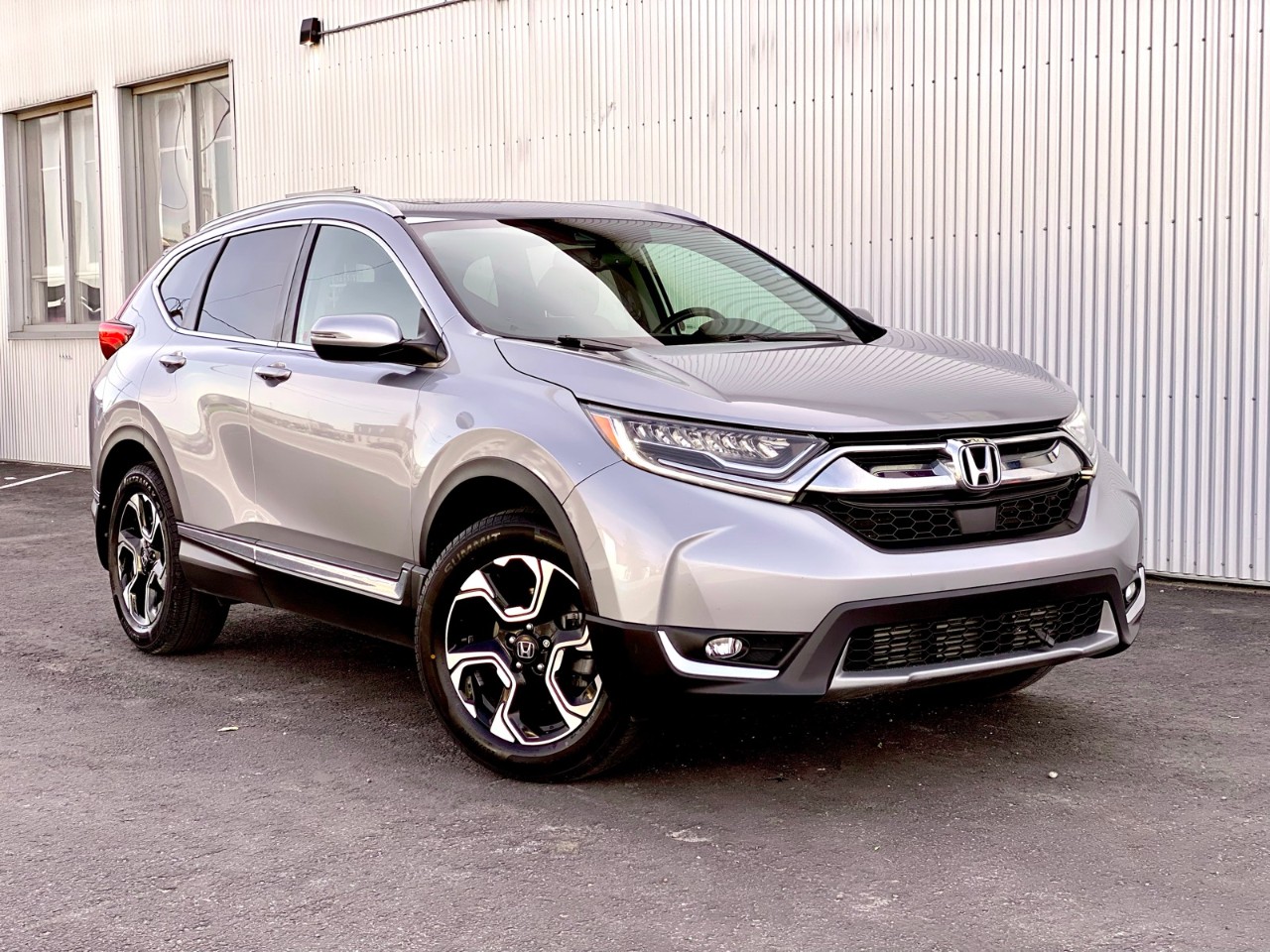 USED 2019 Honda CR-V Touring Touring AWD Calgary AB T2G 4P2