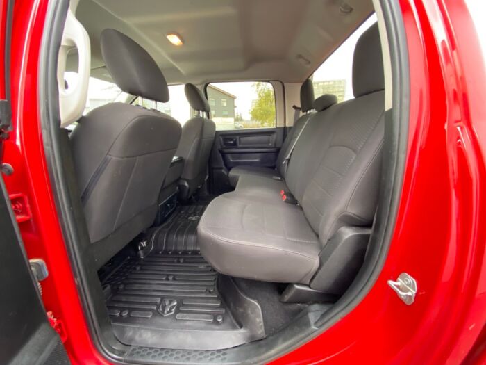 2019 Ram 1500 Classic Express Express 4x4 Crew Cab 5'7" Box - Image 4