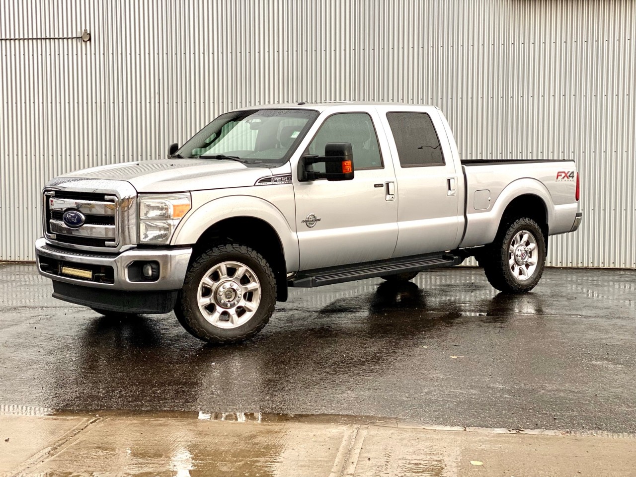 USED 2016 Ford Super Duty F-350 SRW Lariat 4WD Crew Cab 6-3/4 Ft Box Lariat Calgary AB T2G 4P2