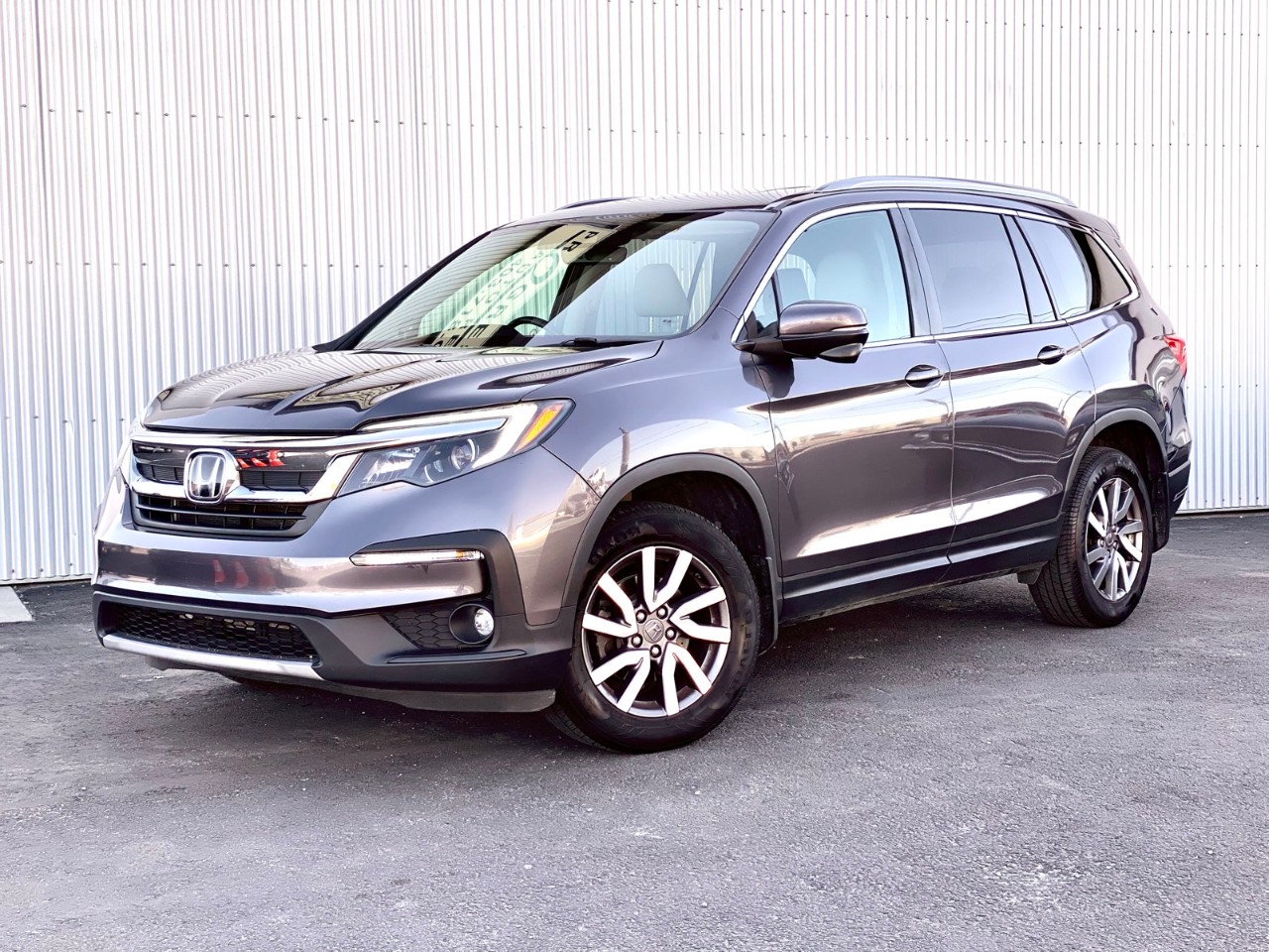 USED 2019 Honda Pilot EX-L Navi EX-L Navi AWD / LEATHER / SUNROOF /  BACKUP CAM Calgary AB T2G 4P2