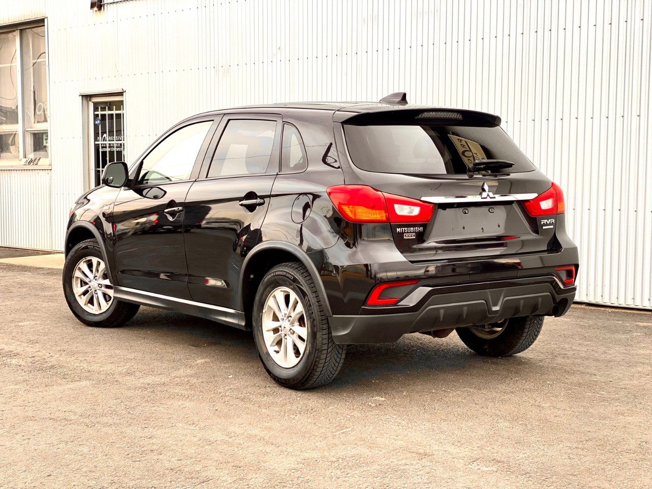 2019 Mitsubishi RVR SE Black Edition SE Black Edition AWC - Image 3