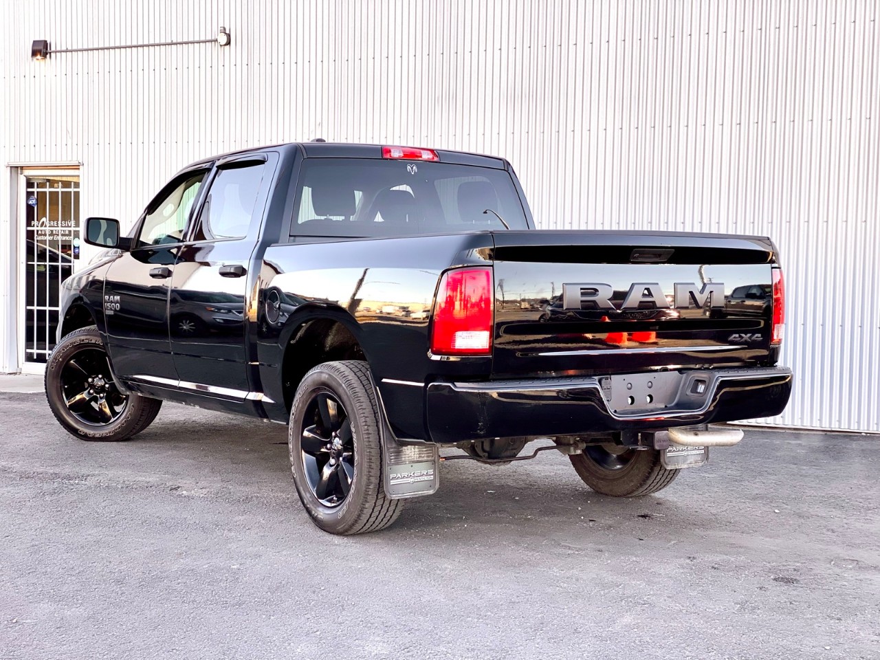 2023 Ram 1500 Classic Express Express 4x4 Crew Cab 5'7" Box - Image 4