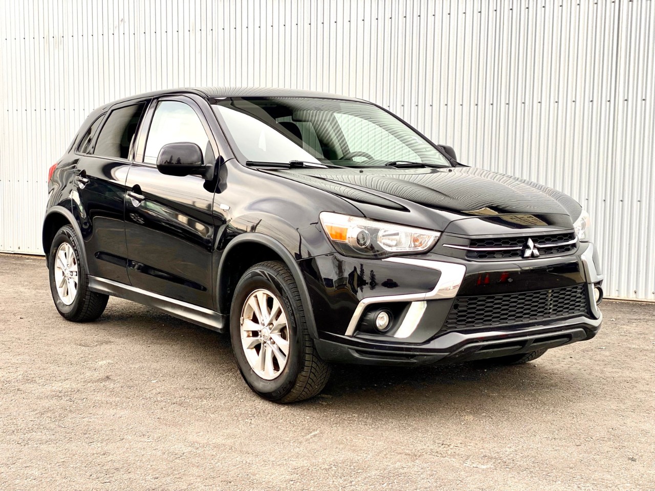 2019 Mitsubishi RVR SE Black Edition SE Black Edition AWC - Image 2