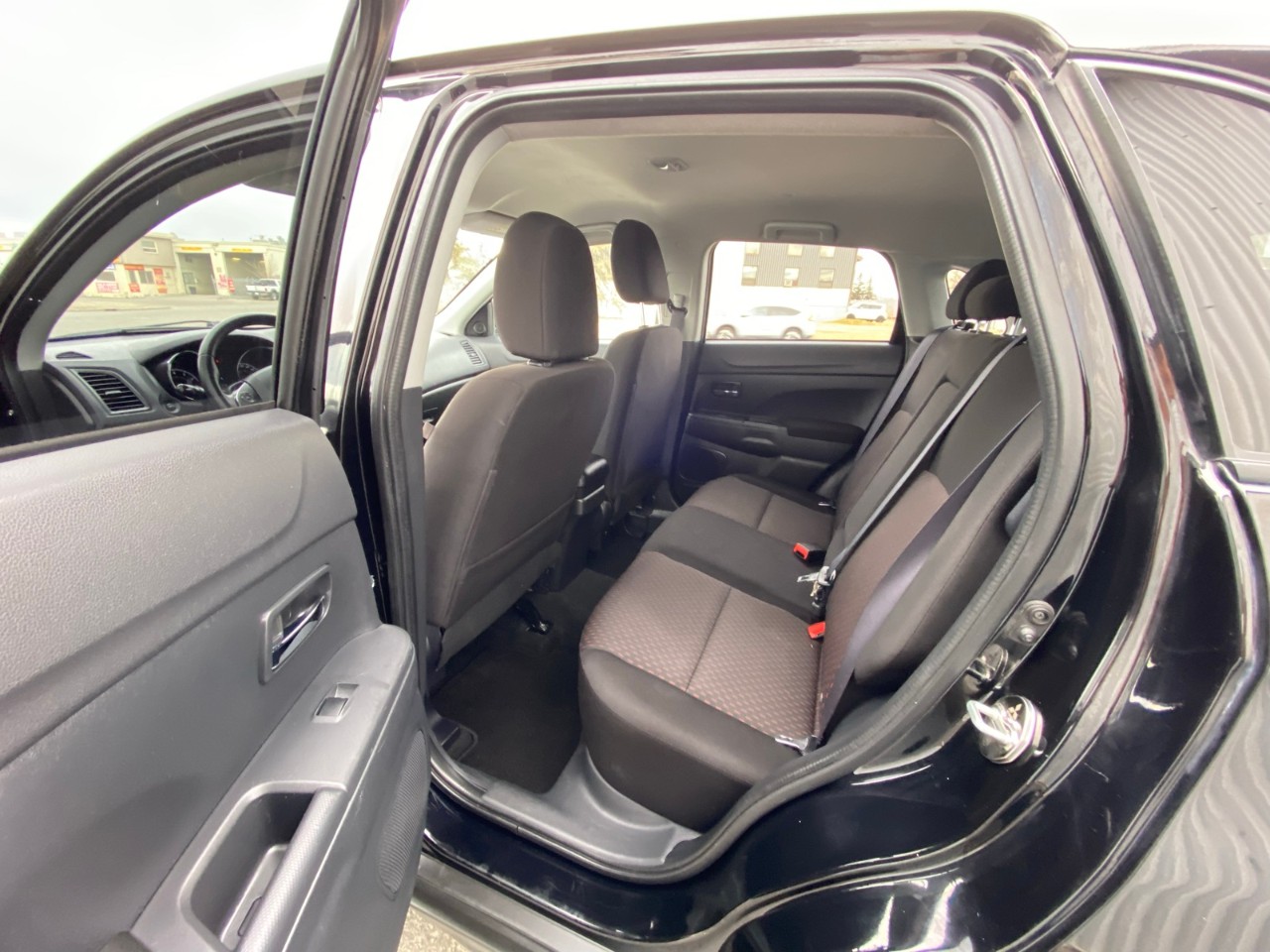 2019 Mitsubishi RVR SE Black Edition SE Black Edition AWC - Image 6