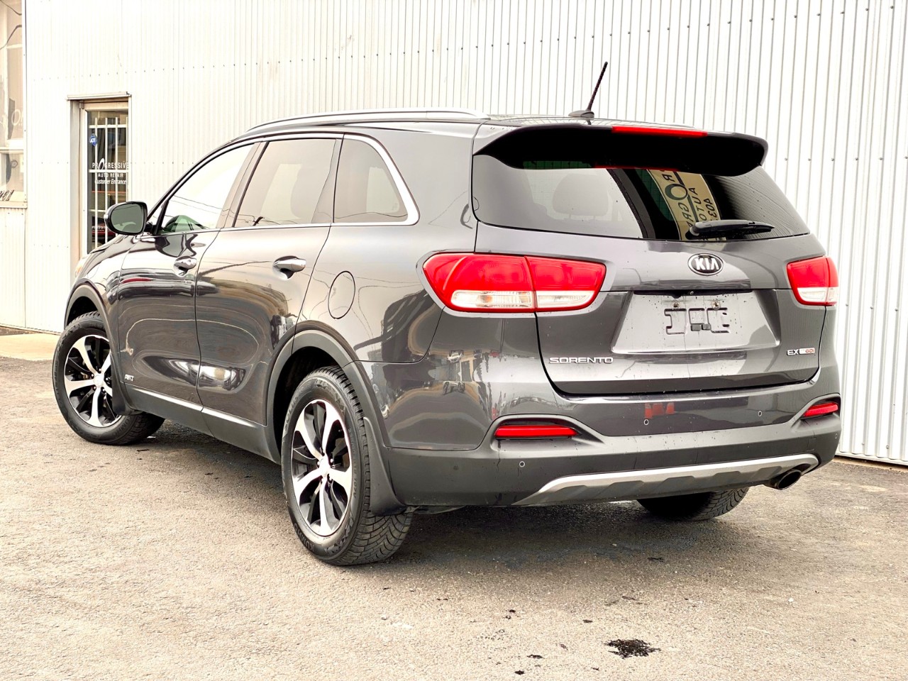 2016 Kia Sorento 2.0L Turbo EX AWD 4dr 2.0L Turbo EX - Image 3