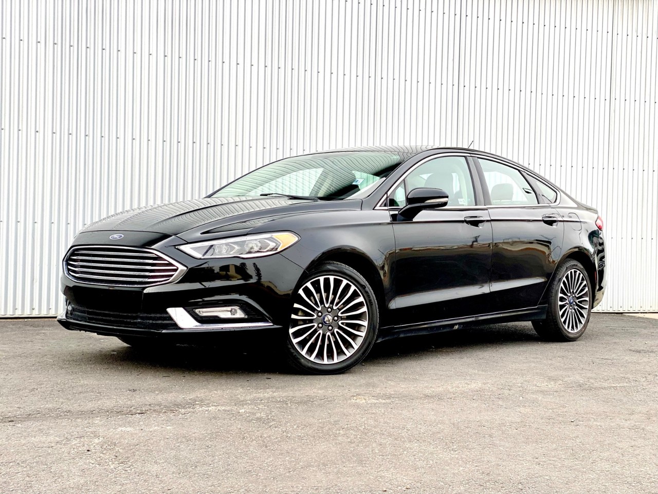USED 2017 Ford Fusion SE SE AWD / LEATHER / SUNROOF / BACKUP CAM. Calgary AB T2G 4P2