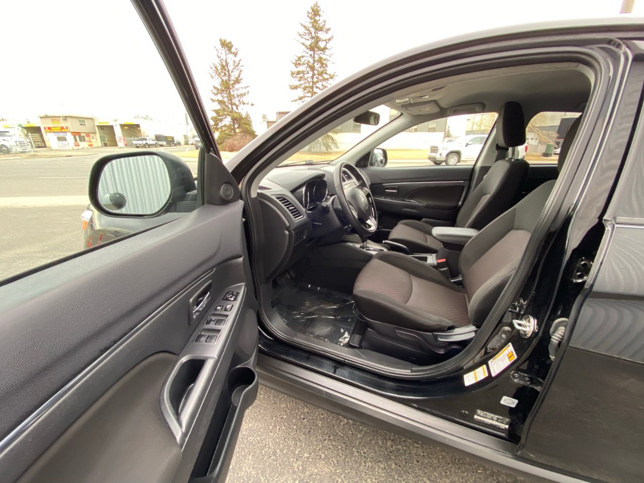 2019 Mitsubishi RVR SE Black Edition SE Black Edition AWC - Image 5