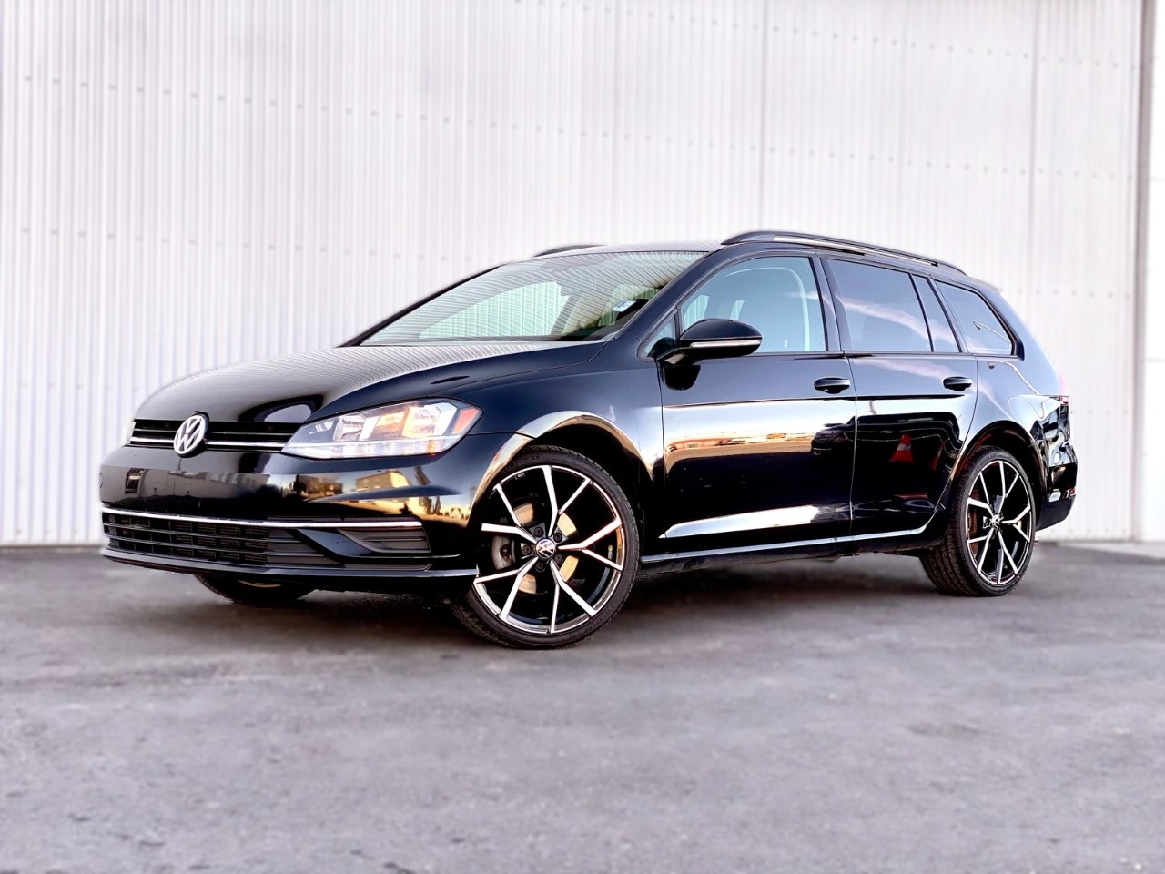 USED 2019 Volkswagen Golf SportWagen Comfortline Comfortline DSG 4MOTION w/ BACKUP CAMERA / BSD / BLUETOOTH Calgary AB T2G 4P2