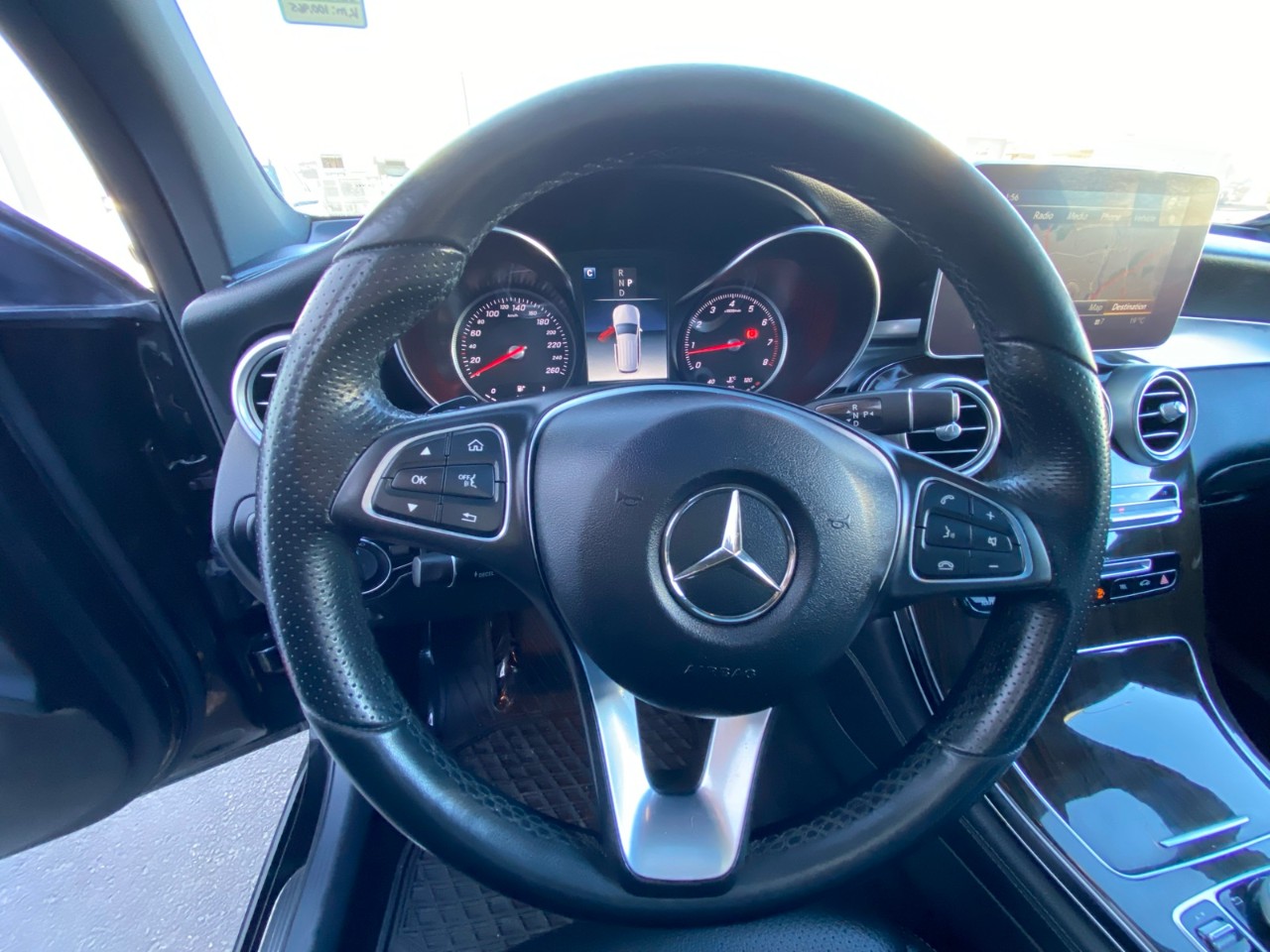 2018 Mercedes-Benz GLC GLC 300 - Image 7