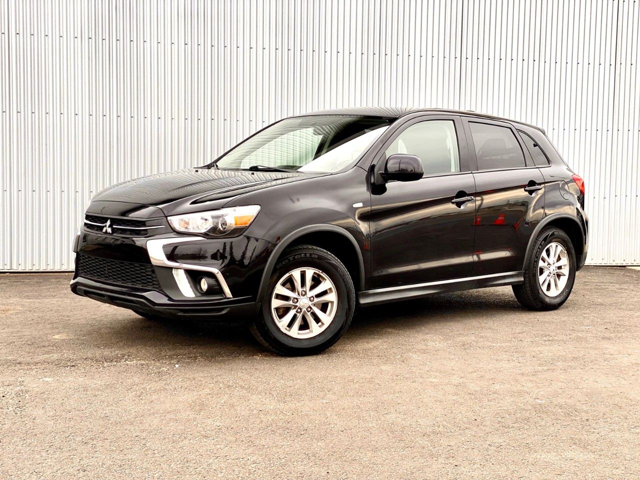 USED 2019 Mitsubishi RVR SE Black Edition SE Black Edition AWC Calgary AB T2G 4P2