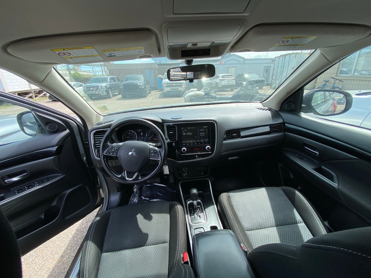 2020 Mitsubishi Outlander SE SE S-AWC - Image 4