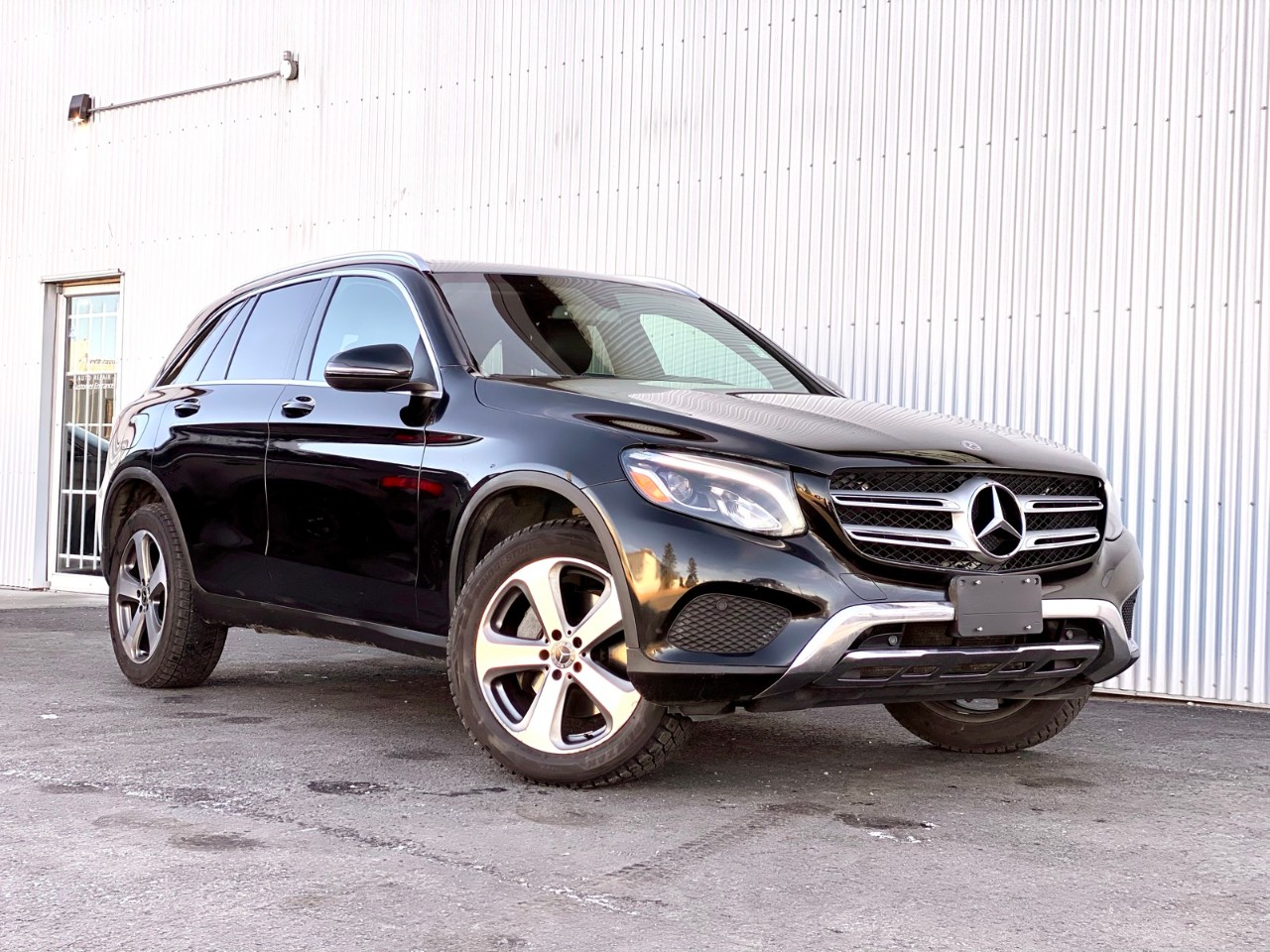2018 Mercedes-Benz GLC GLC 300 - Image 2