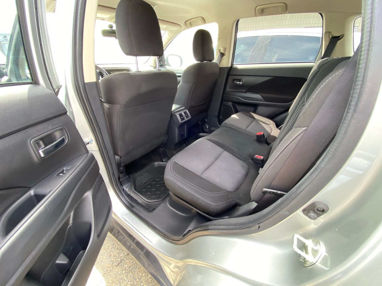 2020 Mitsubishi Outlander SE SE S-AWC - Image 5