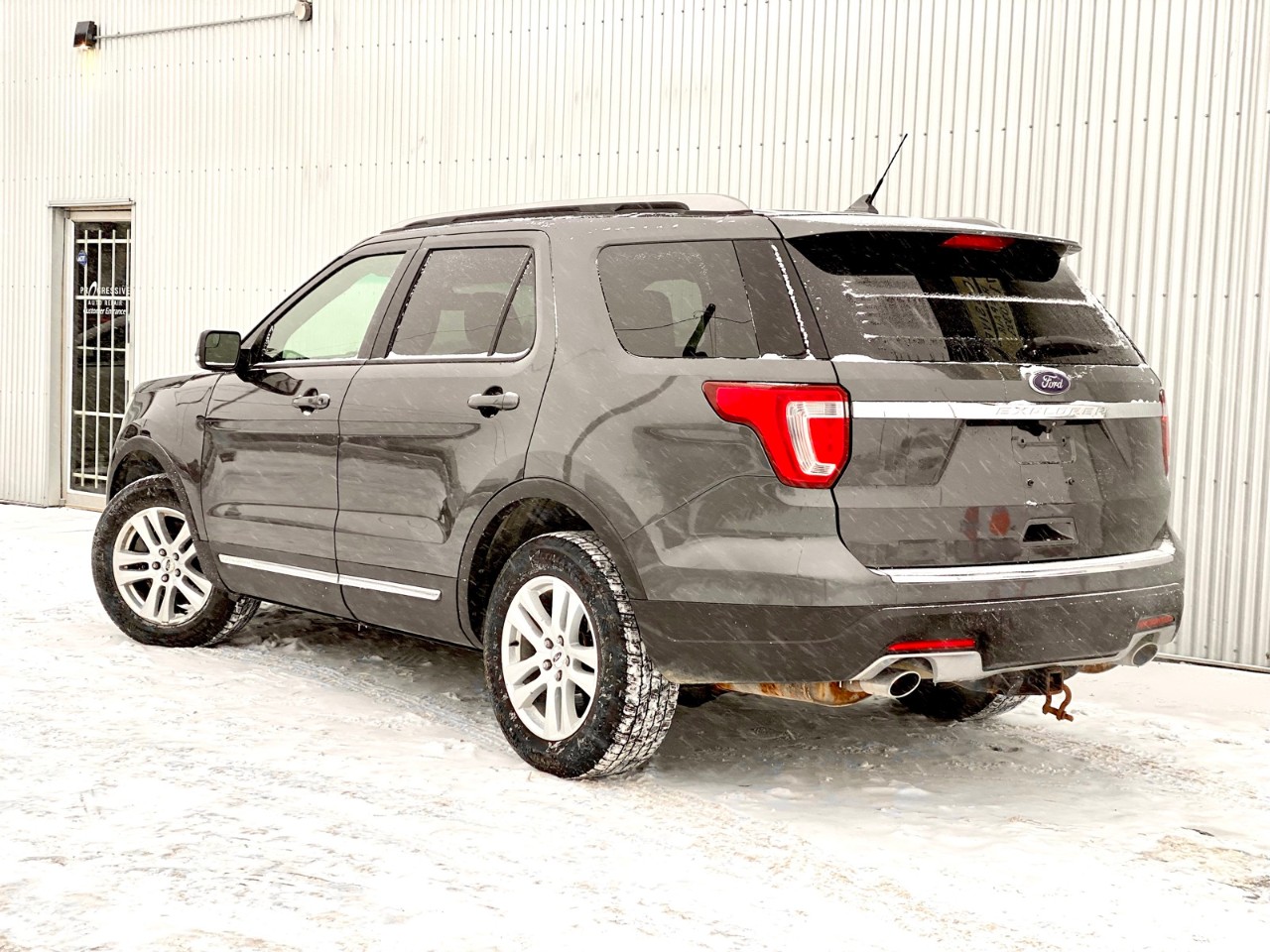 2018 Ford Explorer XLT XLT 4WD - Image 3
