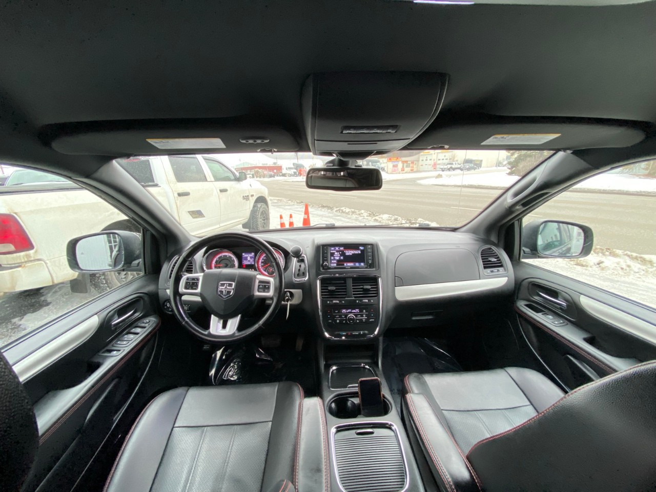 2020 Dodge Grand Caravan GT GT / DVD ENTERTAINMENT / LEATHER / BACKUP CAMERA - Image 4