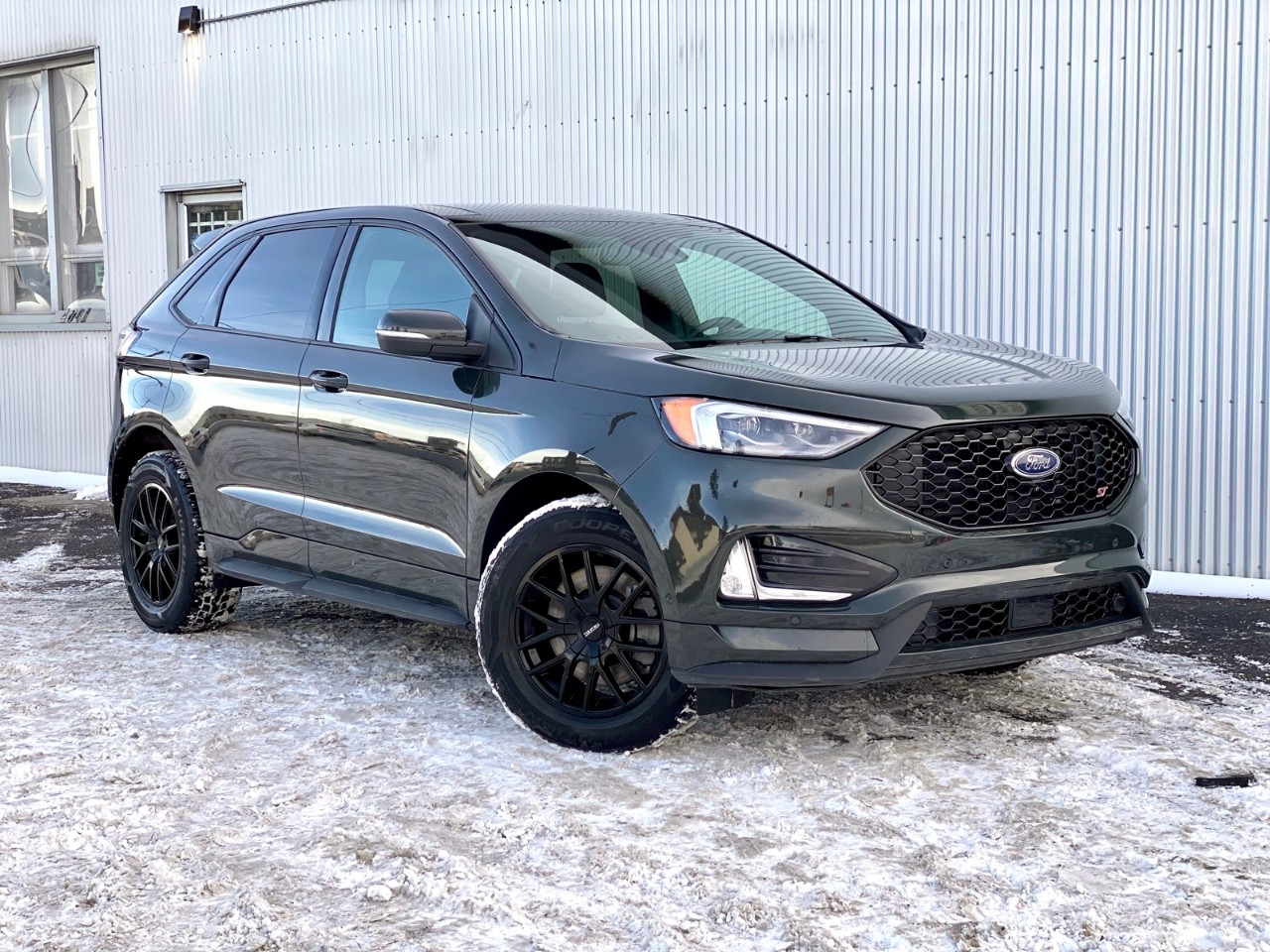 2022 Ford Edge ST ST AWD - Image 2