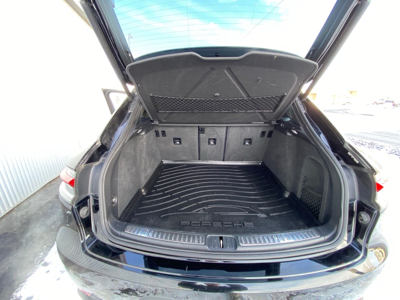 2019 Porsche Macan S S AWD - Image 6