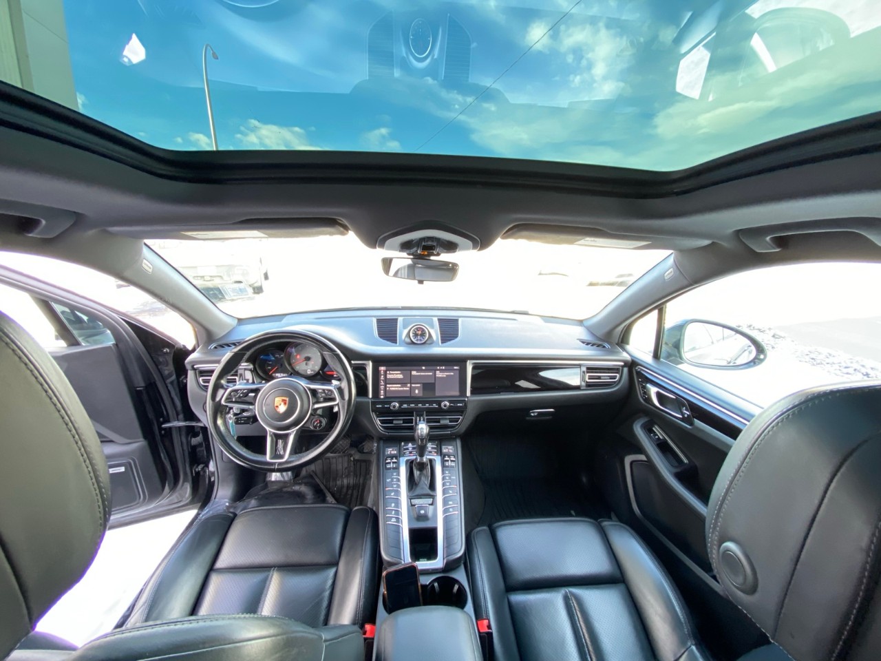 2019 Porsche Macan S S AWD - Image 4