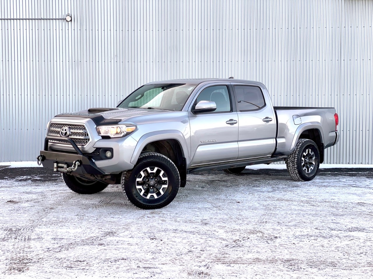 USED 2017 Toyota Tacoma SR5 4WD Double Cab V6 Auto SR5 Calgary AB T2G 4P2