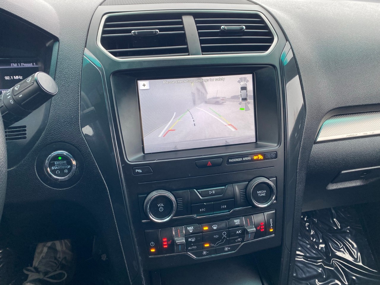 2018 Ford Explorer XLT XLT 4WD - Image 6