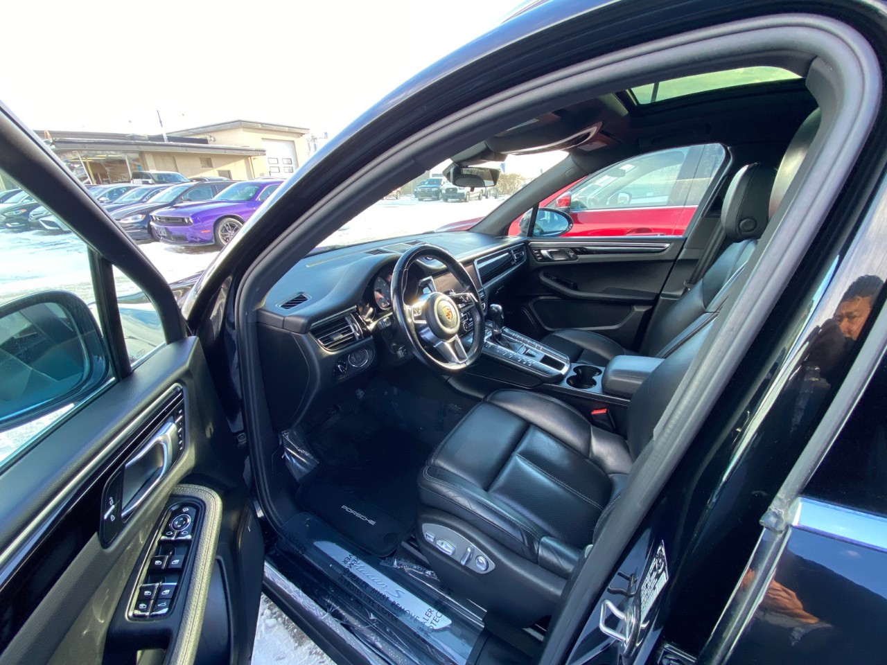 2019 Porsche Macan S S AWD - Image 11