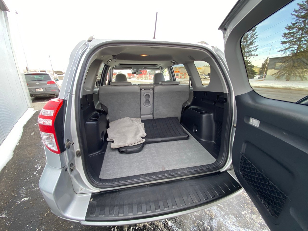 2010 Toyota RAV4 Limited 4WD 4dr V6 Limited - Image 6