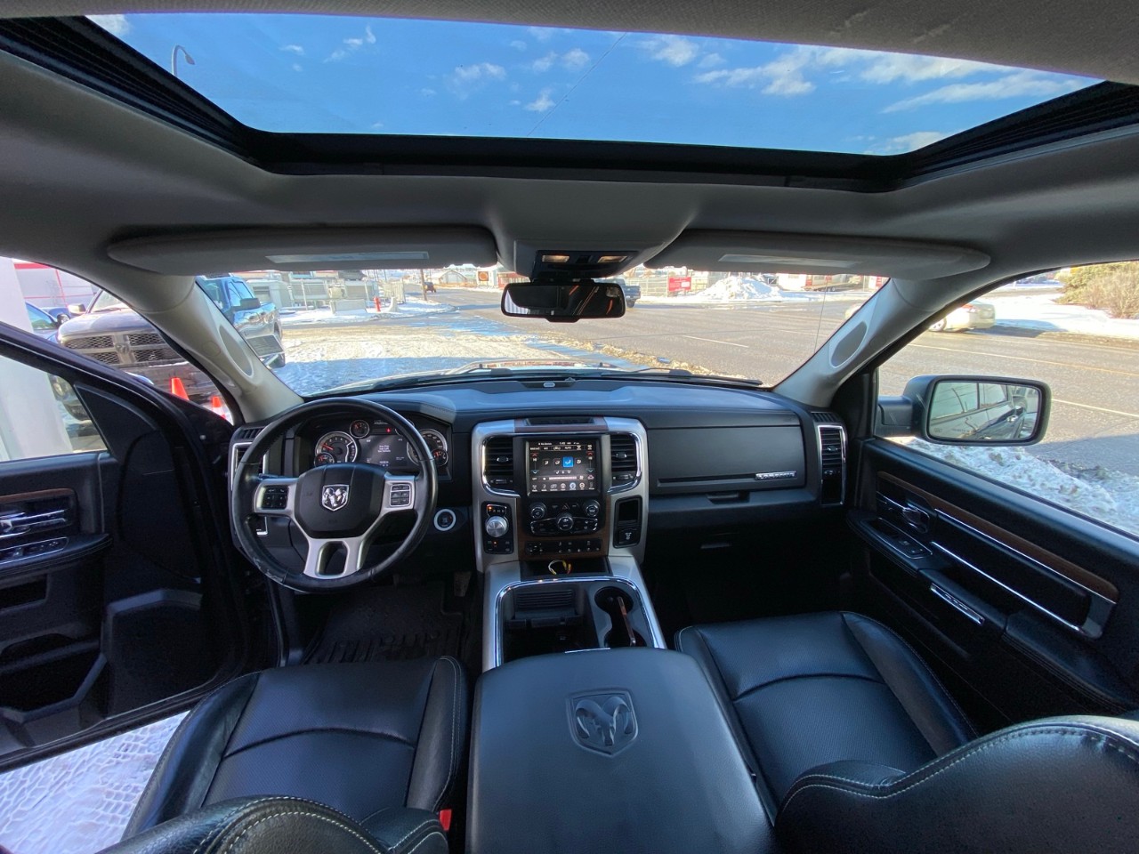 2016 Ram 1500 Laramie 4WD Crew Cab 5.7 Ft Box Laramie - DIESEL - Image 4