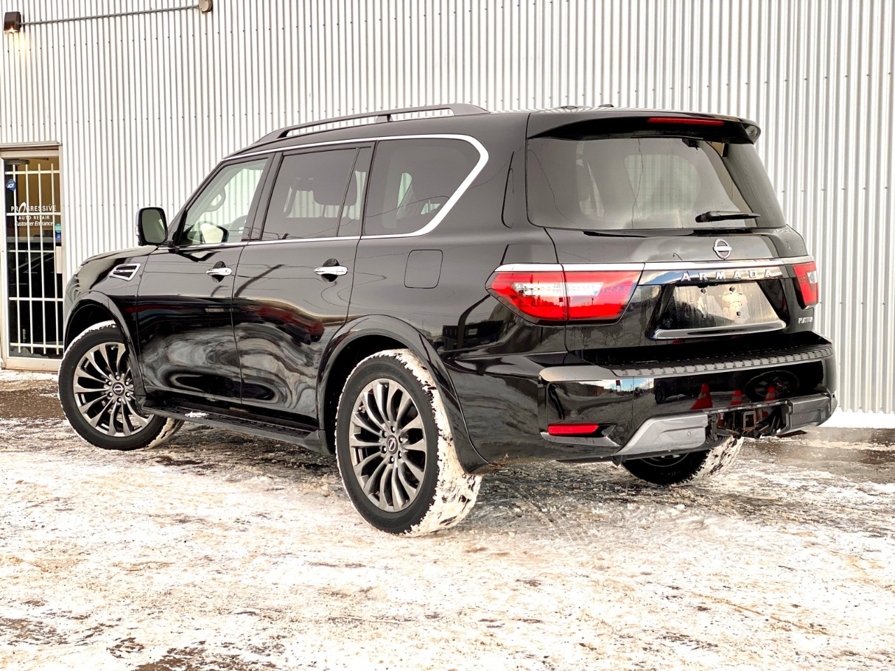 2023 Nissan Armada Platinum 4x4 Platinum - Image 3