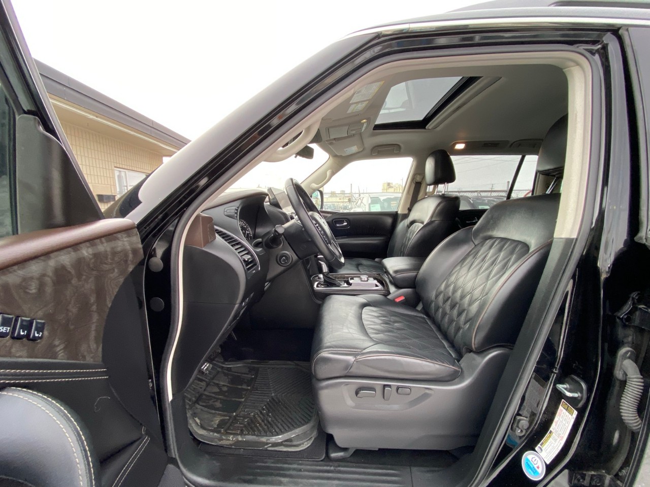 2023 Nissan Armada Platinum 4x4 Platinum - Image 7