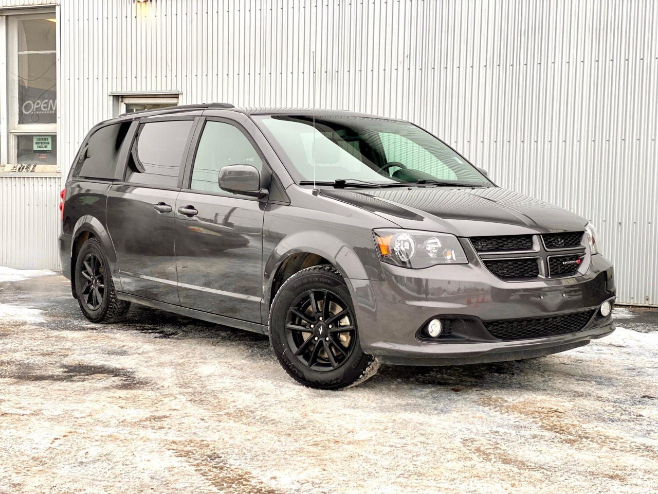 2020 Dodge Grand Caravan GT GT / DVD ENTERTAINMENT / LEATHER / BACKUP CAMERA - Image 2
