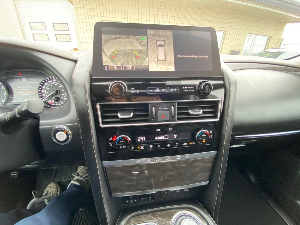 2023 Nissan Armada Platinum 4x4 Platinum - Image 12