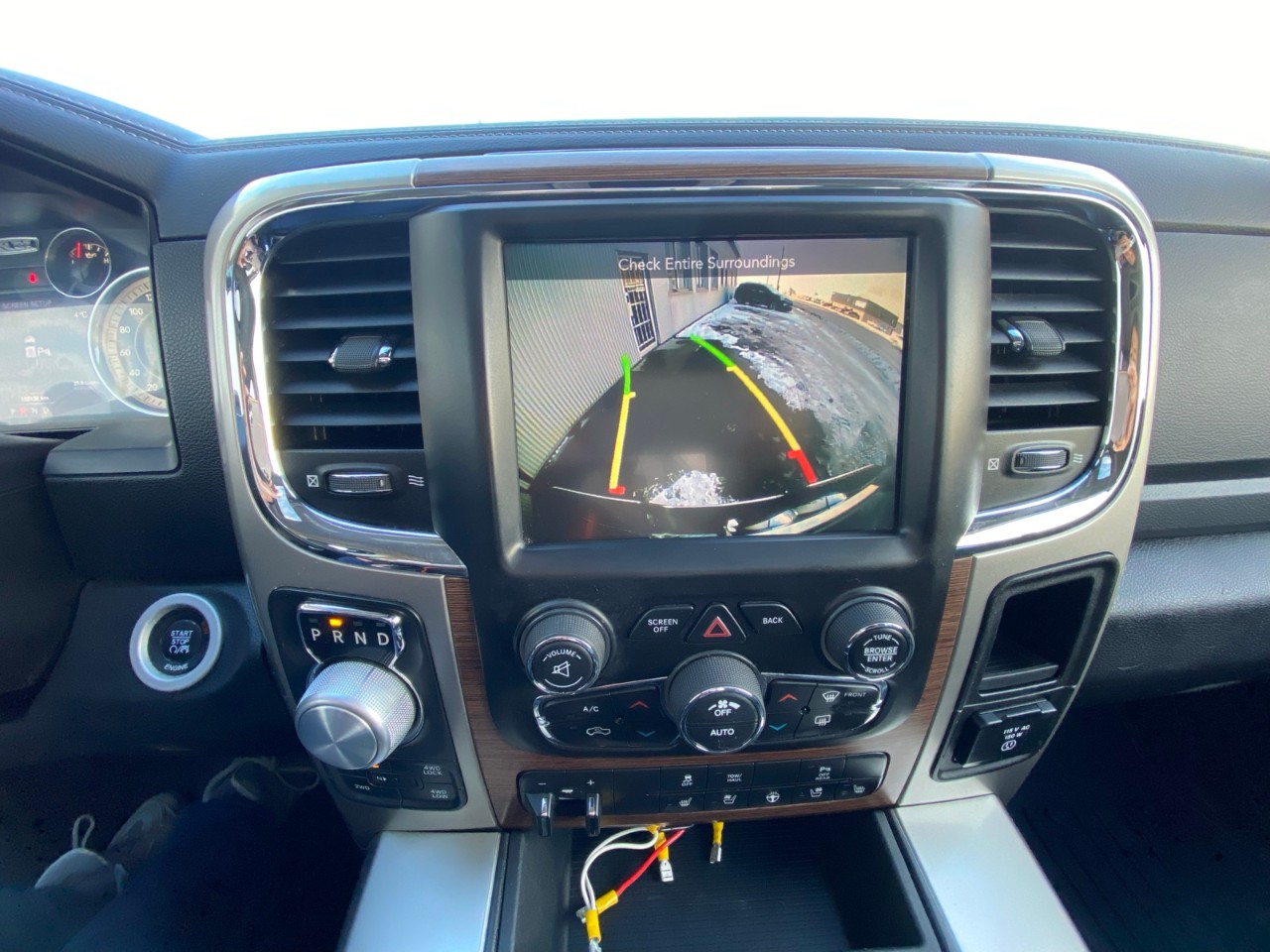 2016 Ram 1500 Laramie 4WD Crew Cab 5.7 Ft Box Laramie - DIESEL - Image 9