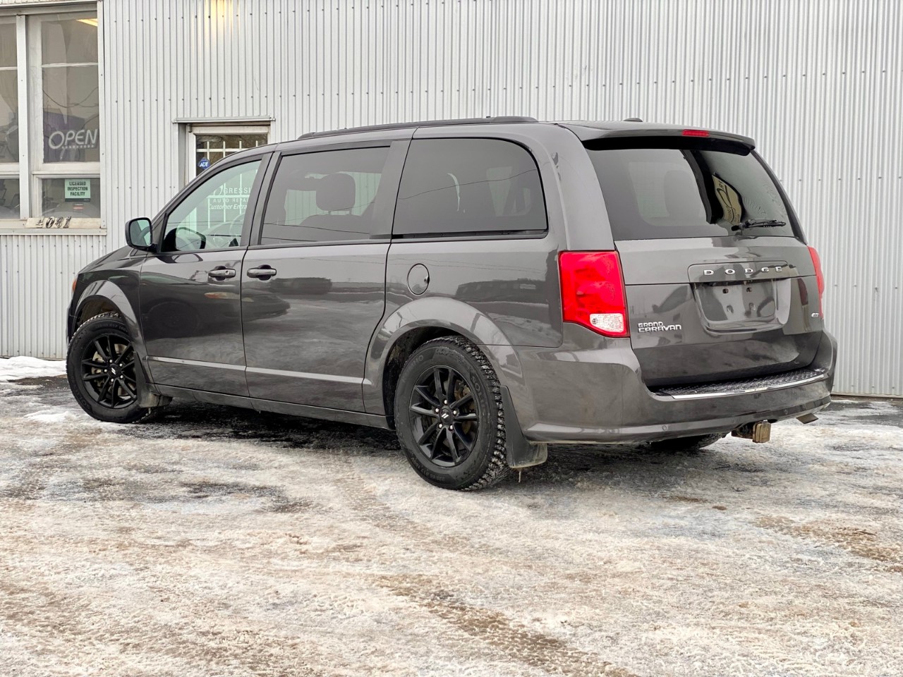 2020 Dodge Grand Caravan GT GT / DVD ENTERTAINMENT / LEATHER / BACKUP CAMERA - Image 3