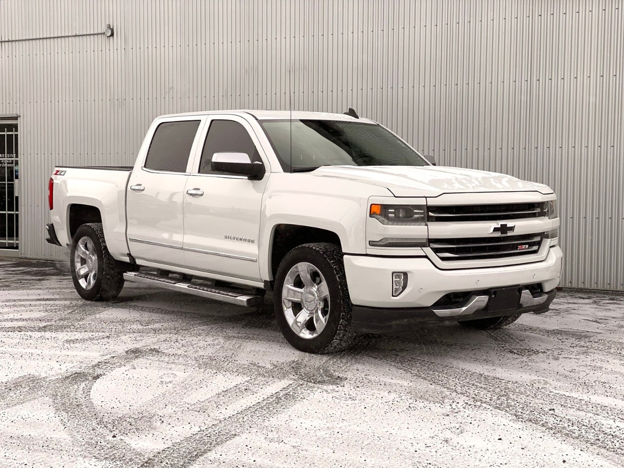 USED 2018 Chevrolet Silverado 1500 LTZ Crew Cab Standard Box 4-Wheel Drive LTZ w/1LZ Calgary AB T2G 4P2