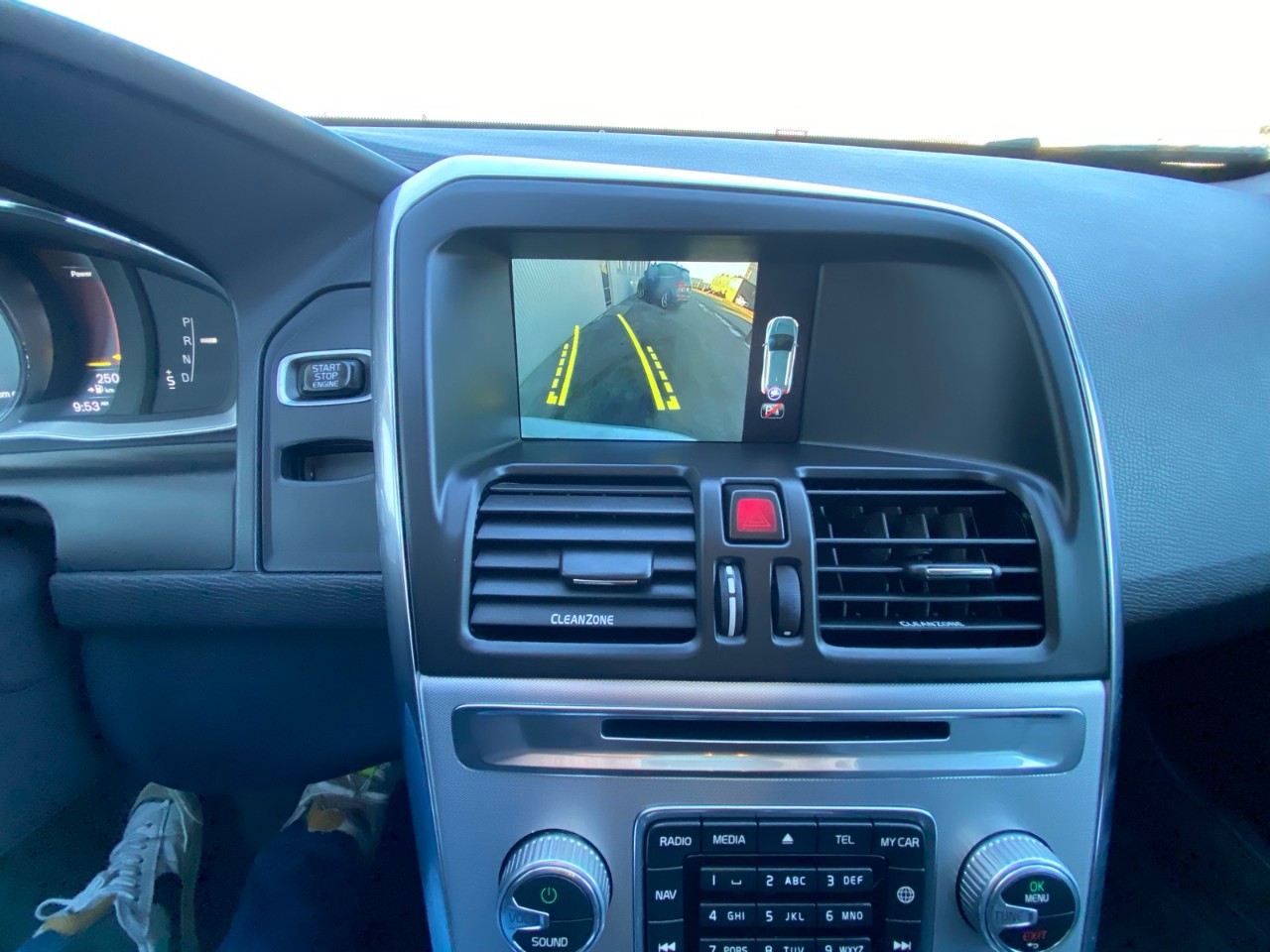 2017 Volvo XC60 T5 Special Edition Premier AWD 5dr T5 Special Edition Premier - Image 8