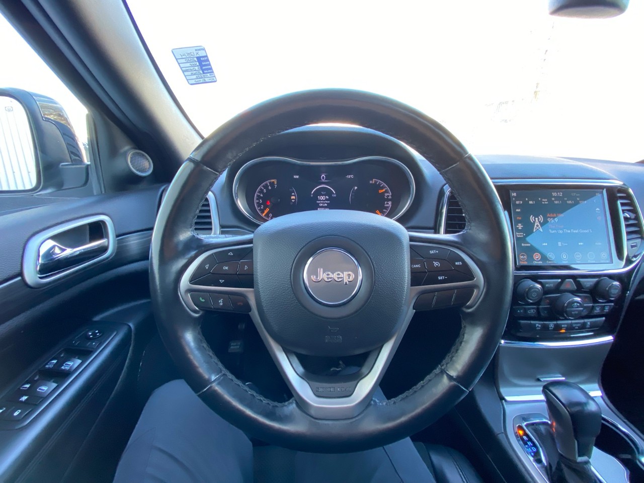 2020 Jeep Grand Cherokee Altitude - Image 11