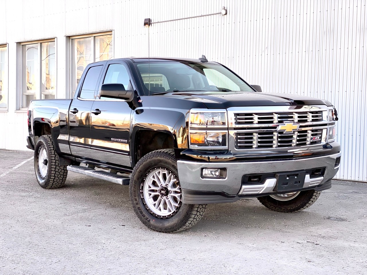 2015 Chevrolet Silverado 1500 LT - Image 3