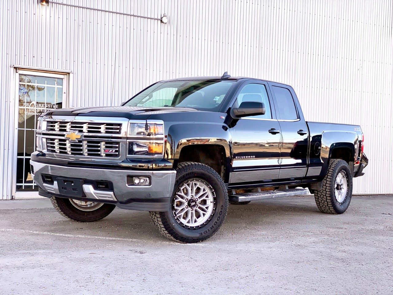 USED 2015 Chevrolet Silverado 1500 LT Crew Cab Standard Box 4-Wheel Drive LT Calgary AB T2G 4P2
