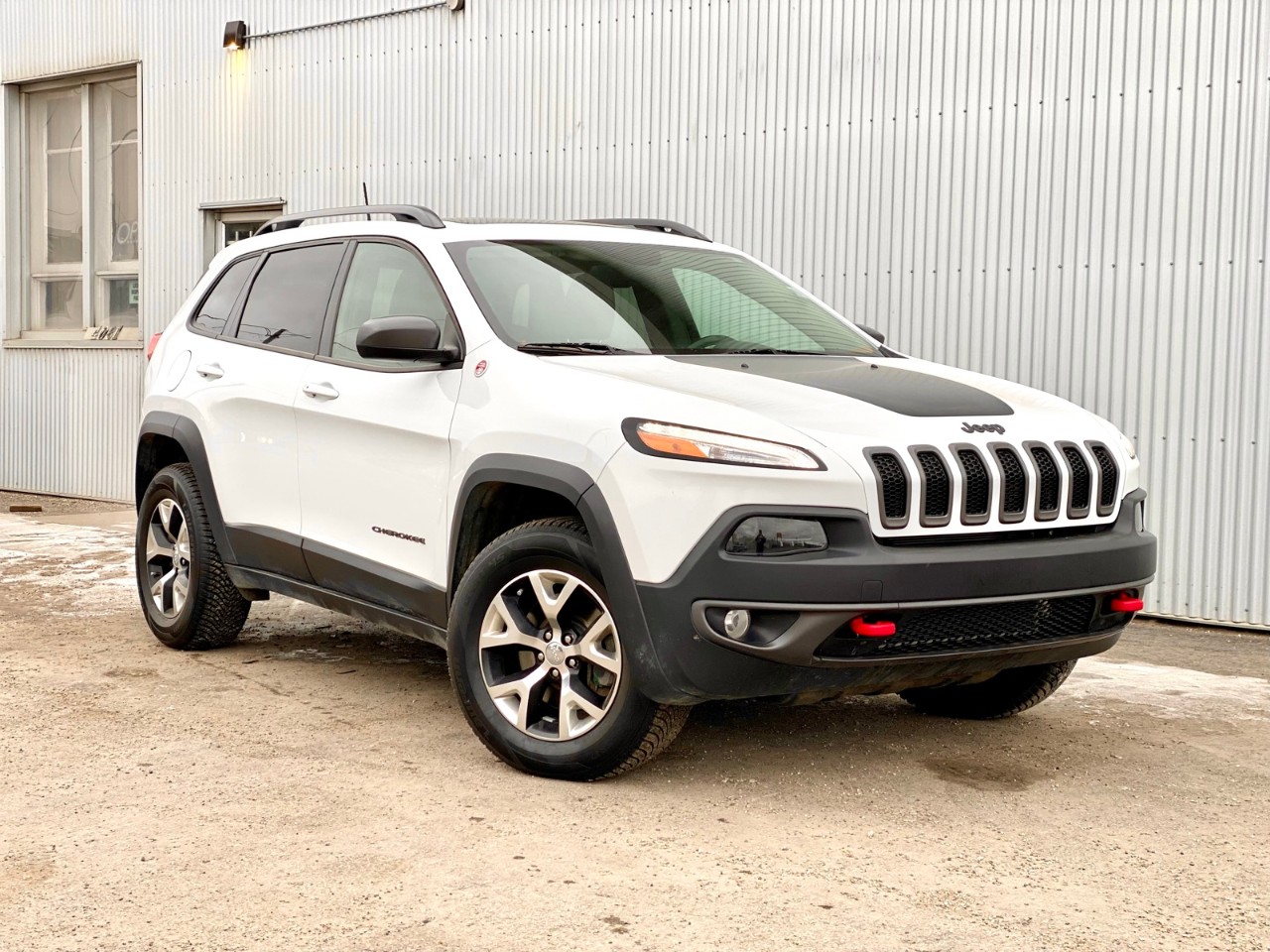 USED 2016 Jeep Cherokee Trailhawk 4WD 4dr Trailhawk Calgary AB T2G 4P2